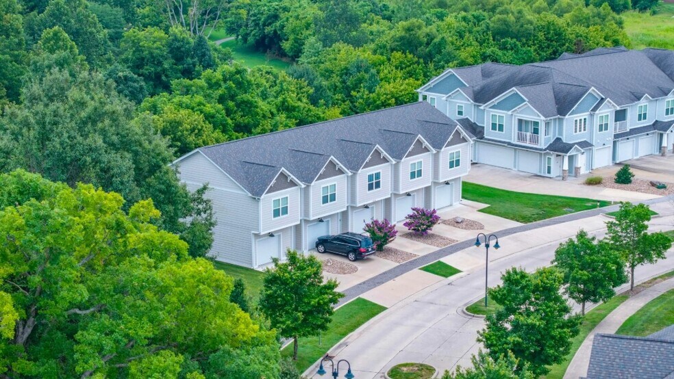 More Photos Of 2020 Walden Blvd, Cape Girardeau Apartments For Sale
