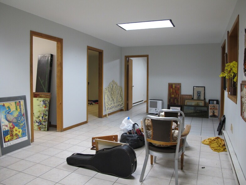 More Photos Of 713 E Main St, Waukon Manufacturing For Sale