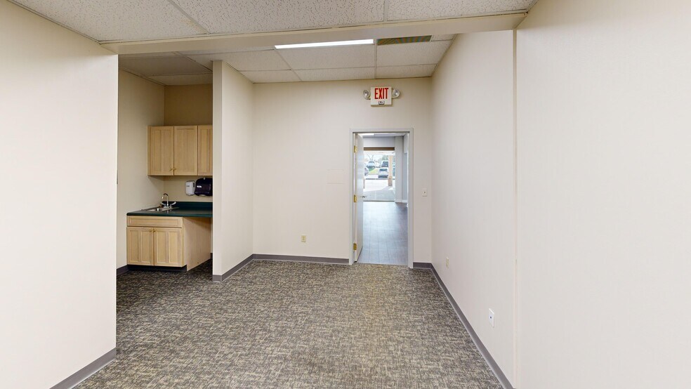 More Photos Of 11001-11039 Montgomery Rd, Symmes Township Unknown For Lease