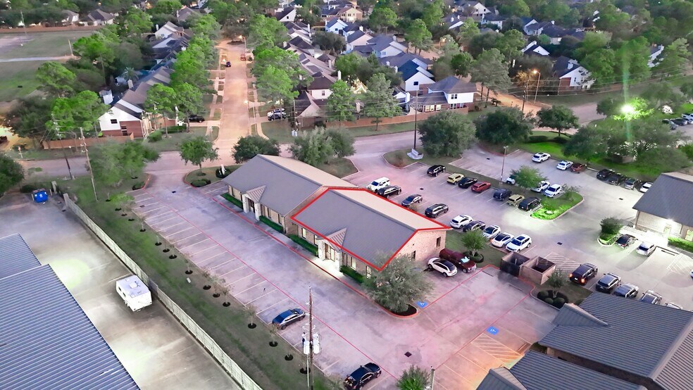 More Photos Of 15430 Ridge Park Dr, Houston Office For Sale