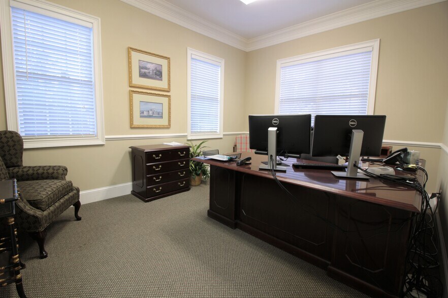 More Photos Of 3535 Roswell Rd, Marietta Office Residential For Lease