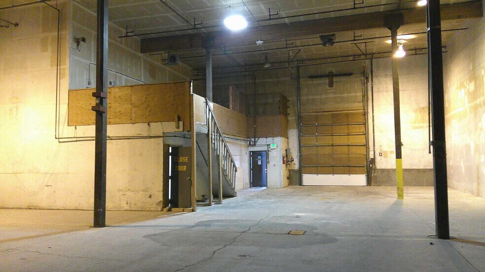 Primary Photo Of 934 Elizabeth St, Fairbanks Office For Lease