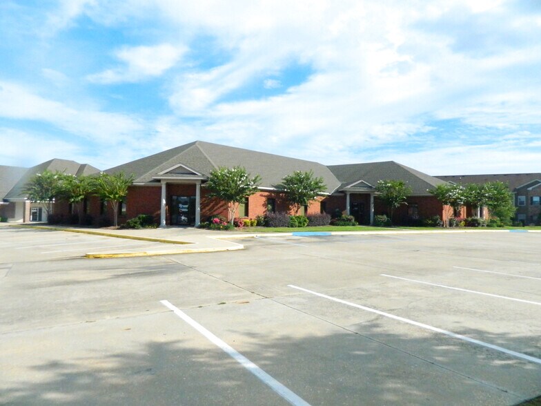 More Photos Of 4770 Woodmere Blvd, Montgomery Office For Lease