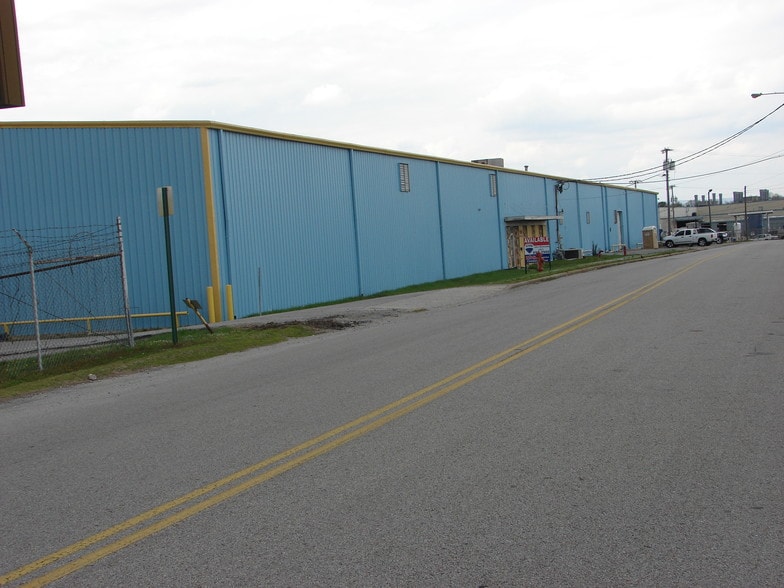 More Photos Of 1903 Polymer Dr, Chattanooga Distribution For Lease