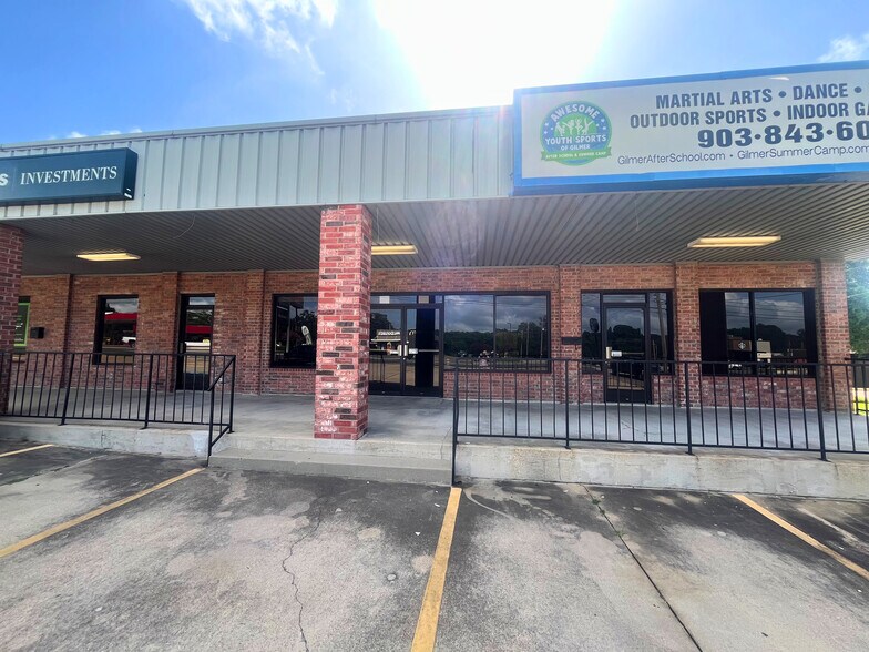 More Photos Of 906 Us Highway 271 S, Gilmer Storefront For Lease