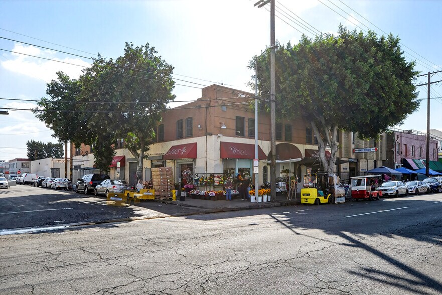 Primary Photo Of 752 S San Pedro St, Los Angeles Manufacturing For Sale