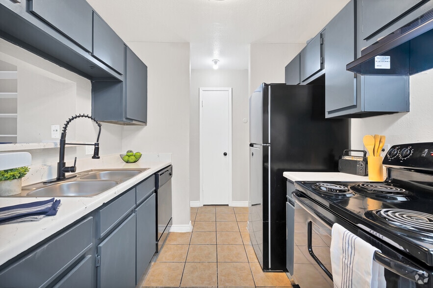 More Photos Of 13150 Bissonnet St, Houston Apartments For Sale