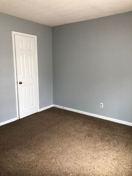 More Photos Of 49 Ghettis St, Sparta Apartments For Sale