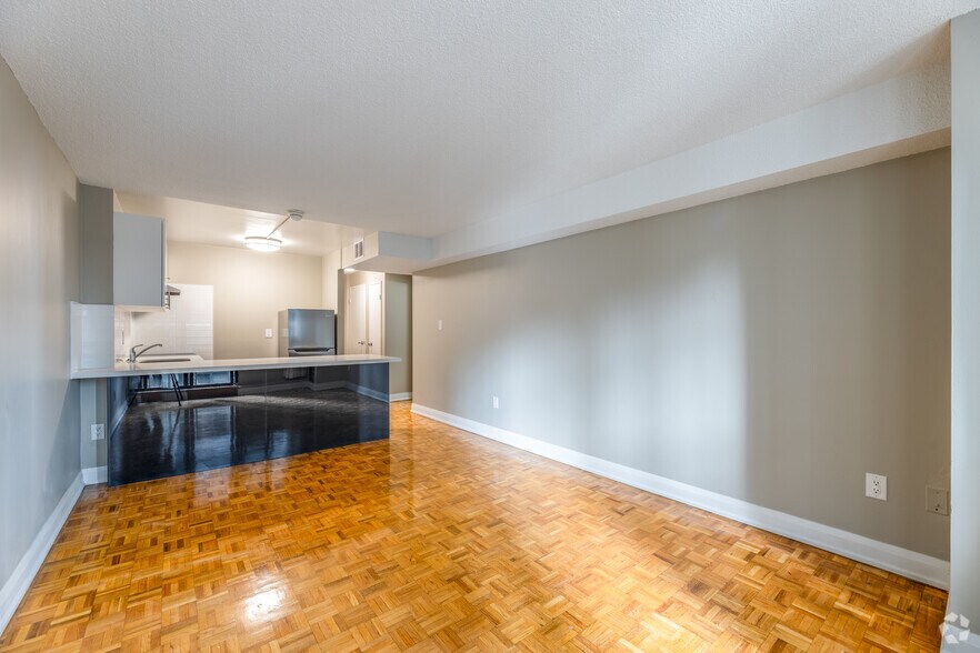 More Photos Of 20 Carlton Street, 25 Wood St, Toronto Apartments For Lease