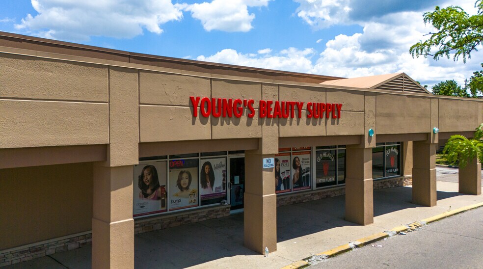 More Photos Of 1102-1192 W Kemper Rd, Cincinnati Unknown For Lease