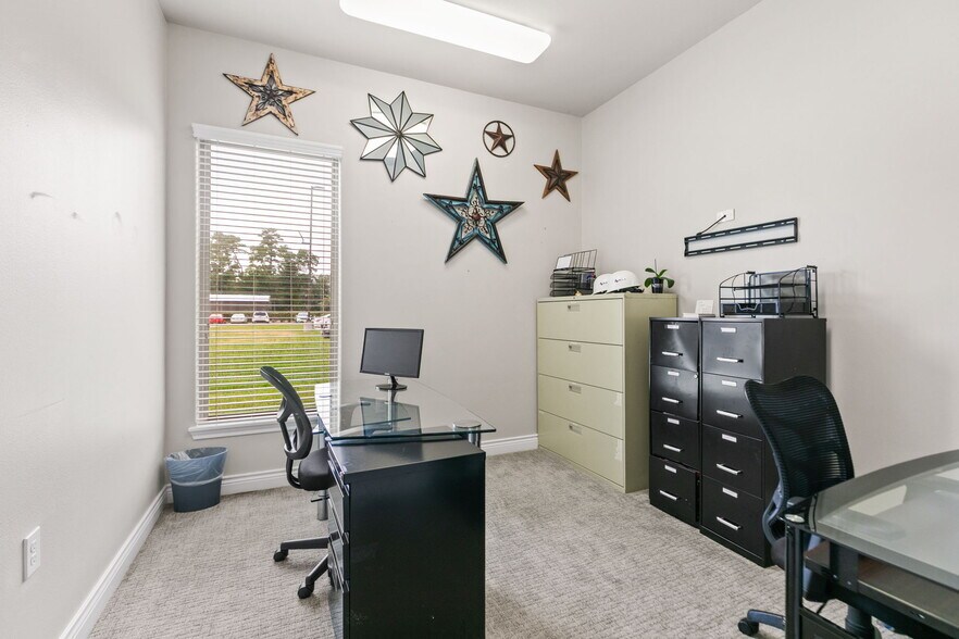 More Photos Of 13715 Office Park Dr, Houston Office For Sale