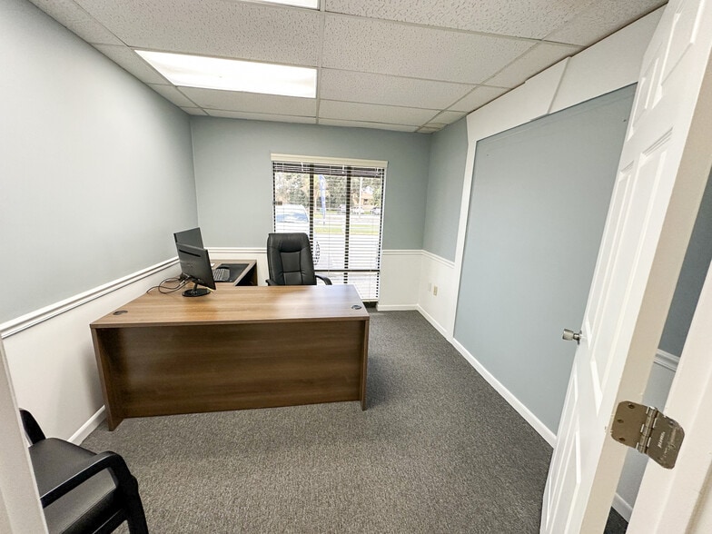 More Photos Of 101 Overlook Dr, Winter Haven Storefront Retail Residential For Sale