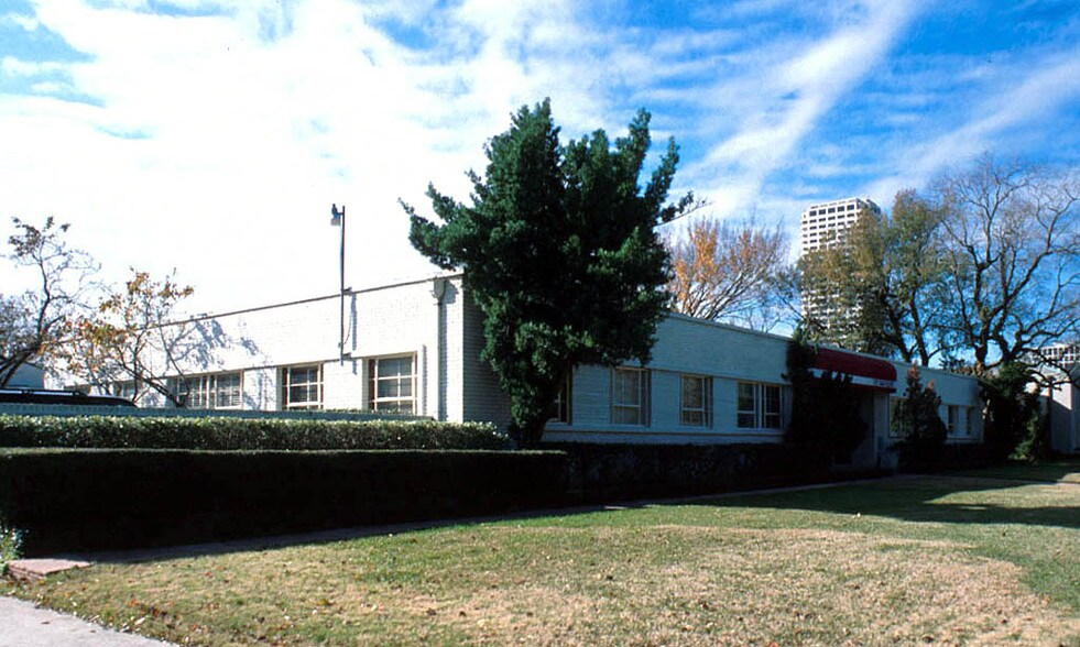 More Photos Of 2121 San Felipe St, Houston Loft Creative Space For Lease
