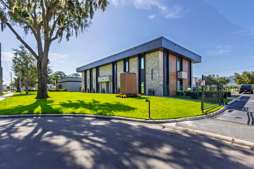 More Photos Of 7335 Lake Ellenor Dr, Orlando Office For Sale