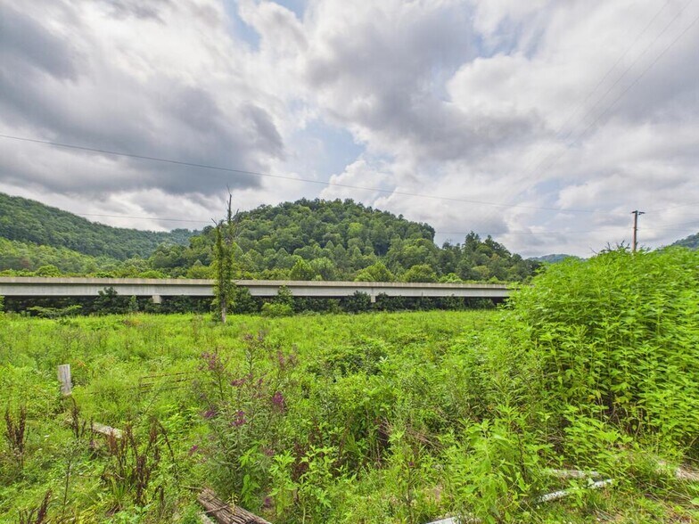 More Photos Of 8031 Ky Route 122, Minnie Warehouse For Sale