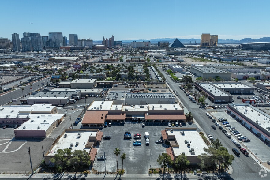 More Photos Of 4970 Arville St, Las Vegas General Retail For Lease