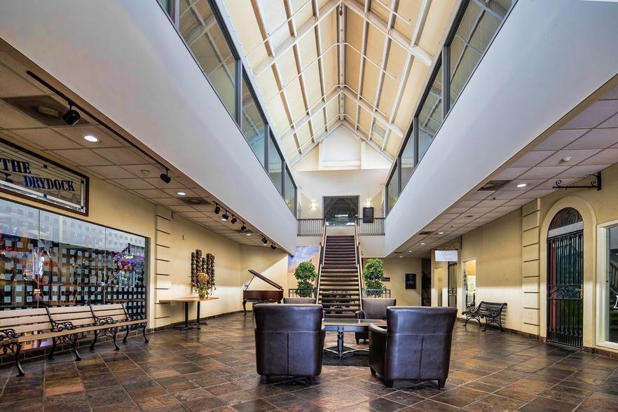 More Photos Of 840 William Hilton Pky, Hilton Head Island General Retail For Lease