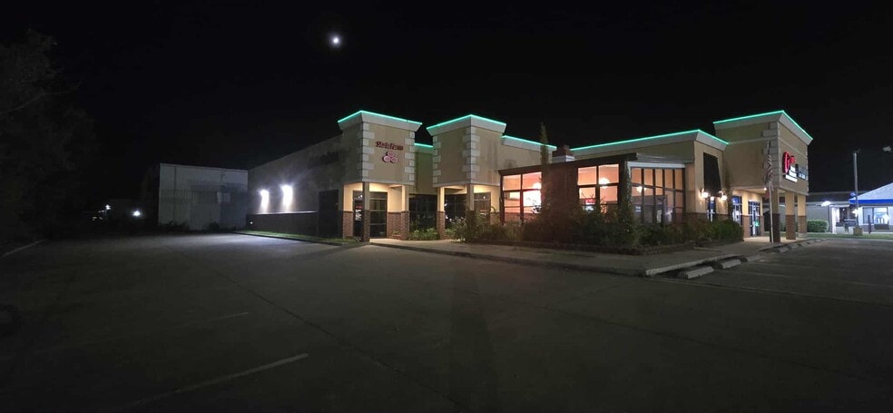 More Photos Of 139 W Shawnee St, Muskogee Storefront For Lease