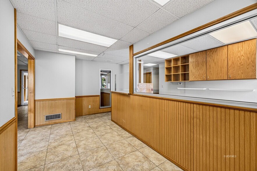 More Photos Of 975 5th St, Elko Office For Lease