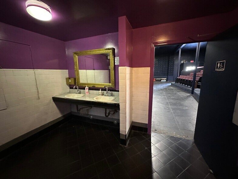 More Photos Of 6502-6504 Santa Monica Blvd, Los Angeles Theater Concert Hall For Lease