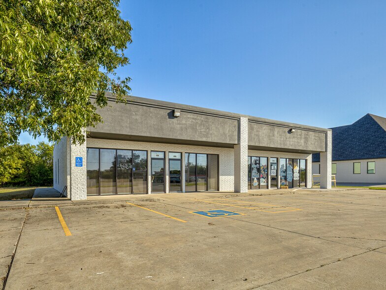 More Photos Of 17311 NE 23rd St, Choctaw Office For Sale