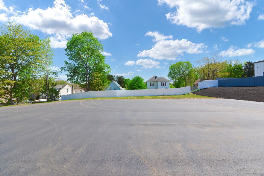 More Photos Of 995 Main St, Clinton Auto Dealership For Sale