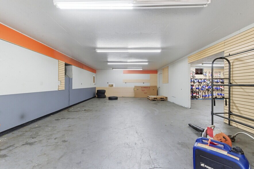 More Photos Of 7941 N Armenia Ave, Tampa Freestanding For Lease