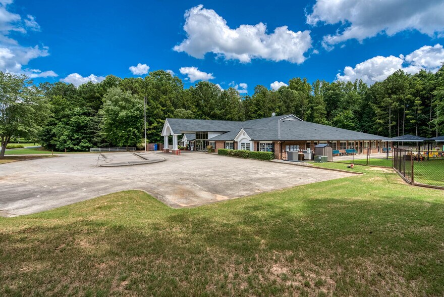 More Photos Of 2081 Mesa Valley Way, Austell Specialty For Sale