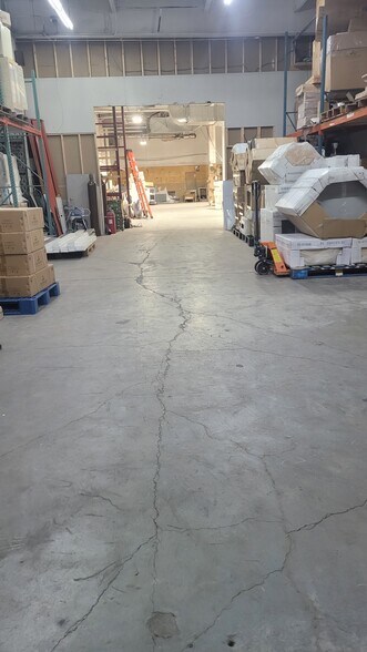 More Photos Of 5950 Borden Ave, Maspeth Warehouse For Lease