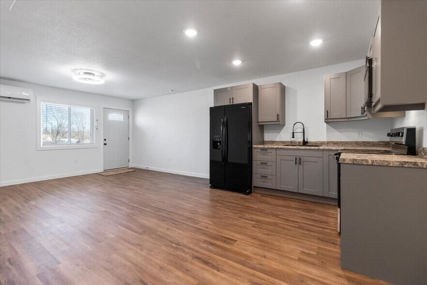 More Photos Of 515 Nebraska Ave, West Plains Apartments For Sale