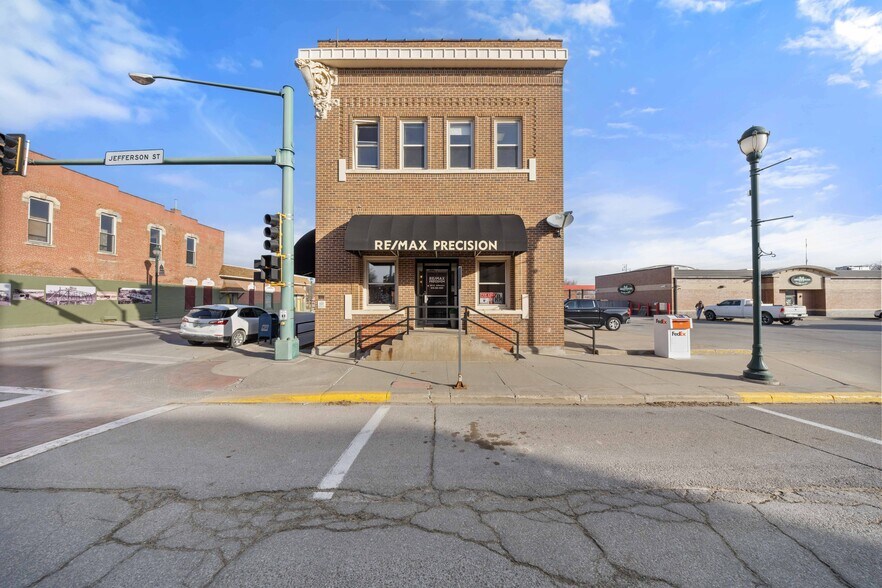 More Photos Of 101 E Jefferson St, Winterset Office For Sale