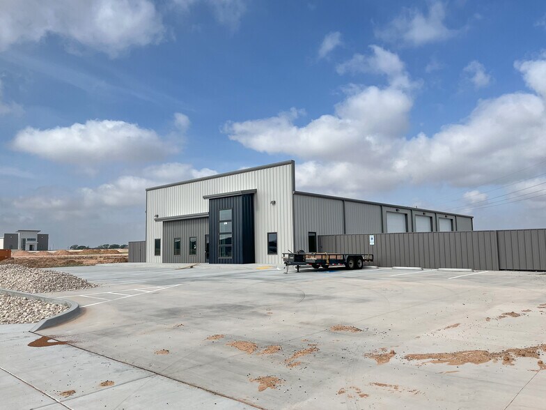 Primary Photo Of 6704 Yonkers Avenue, Lubbock Showroom For Sale