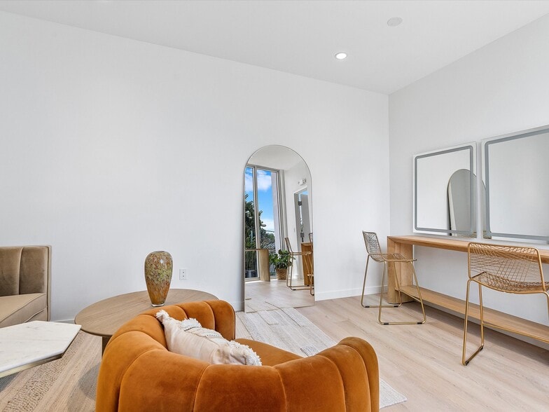 More Photos Of 7610 Biscayne Blvd, Miami General Retail For Sale