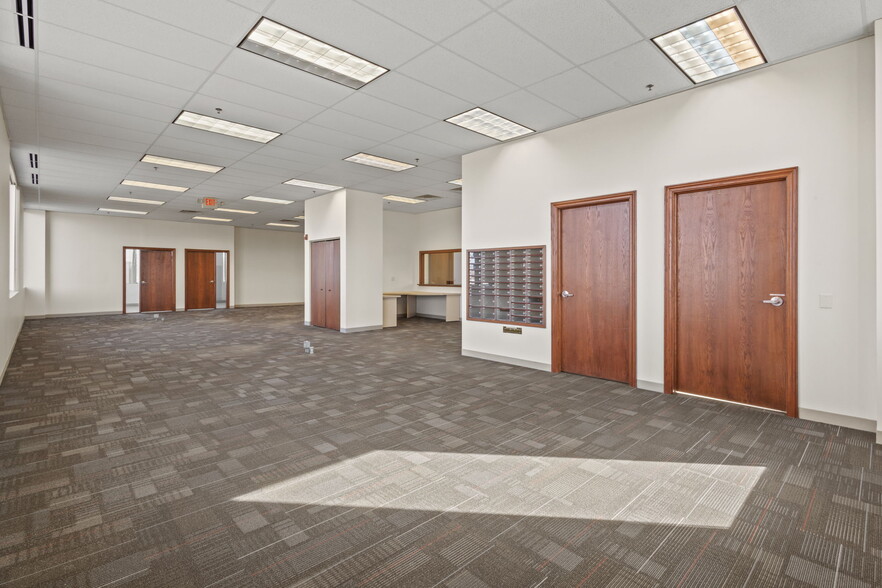 More Photos Of 9645 Lincoln-Way Ln, Frankfort Unknown For Lease