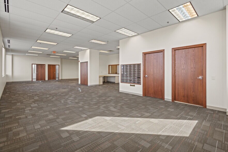 More Photos Of 9645 Lincolnway Ln, Frankfort Storefront Retail Office For Lease