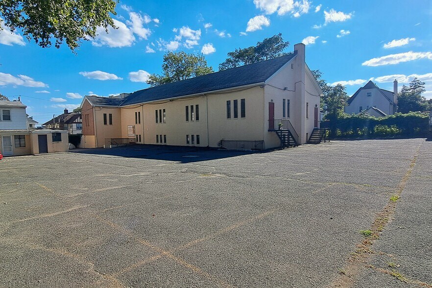 More Photos Of 135 Remington Pl, New Rochelle Religious Facility For Lease