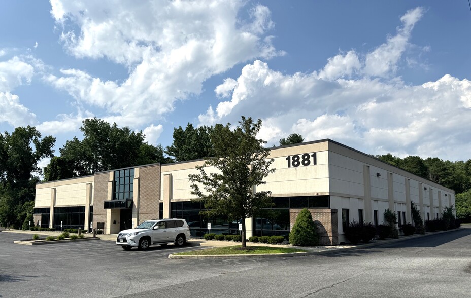 Primary Photo Of 1881 Western Ave, Albany Medical For Lease