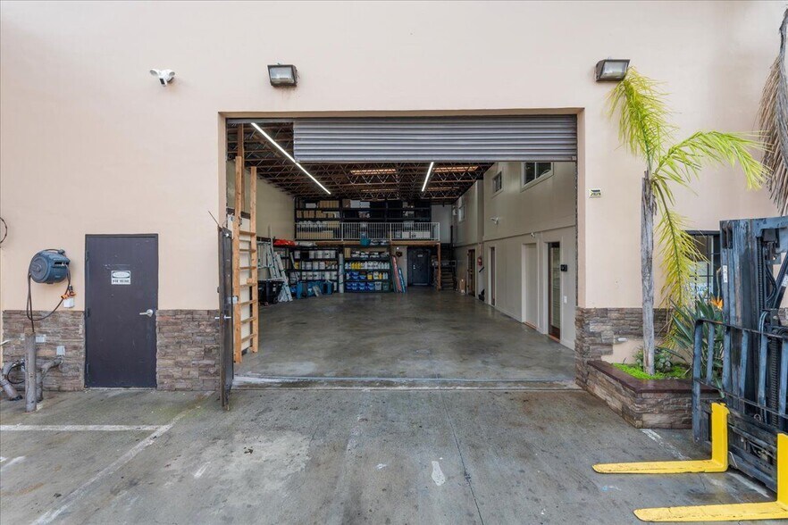 More Photos Of 3814 W 139th St, Hawthorne Warehouse For Sale