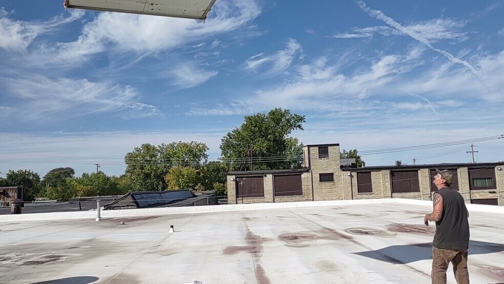 More Photos Of 737 W Cleveland St, Milwaukee Warehouse For Lease