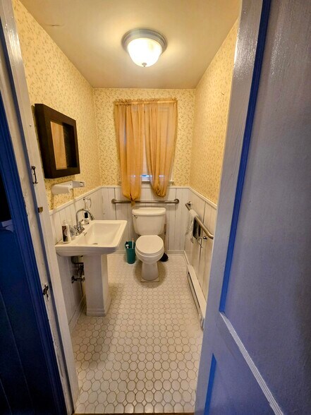 More Photos Of 130 Mansfield St, Belvidere Multifamily For Lease