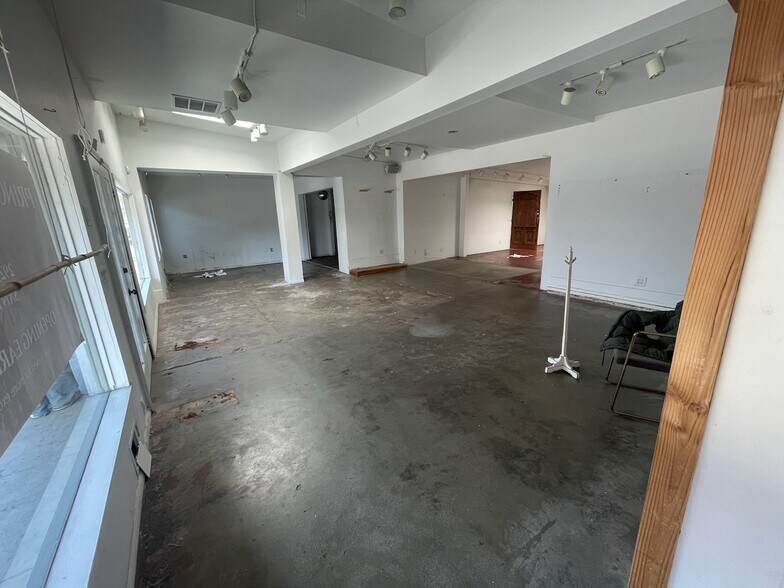 More Photos Of 1321-1325 Abbot Kinney Blvd, Venice Freestanding For Sale