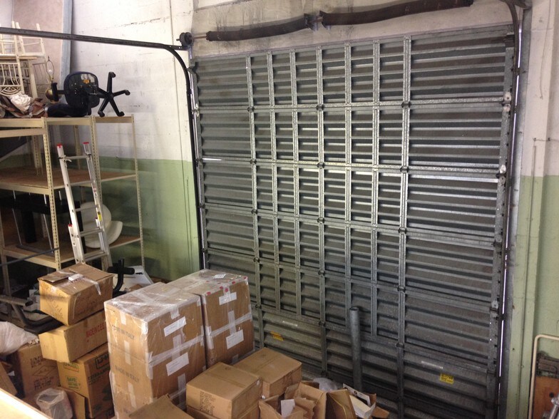 More Photos Of 7311-7323 NW 12th St, Miami Light Distribution For Sale