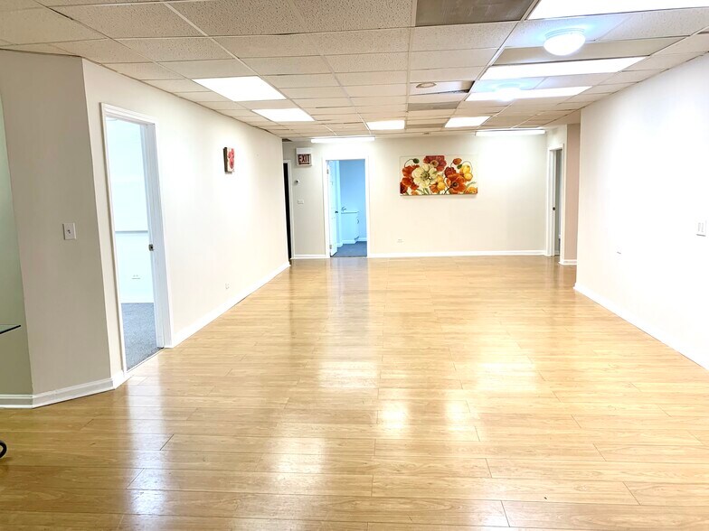 More Photos Of 7107 W Belmont Ave, Chicago Medical For Sale