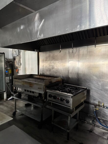 More Photos Of 471 S A St, Springfield Restaurant For Lease