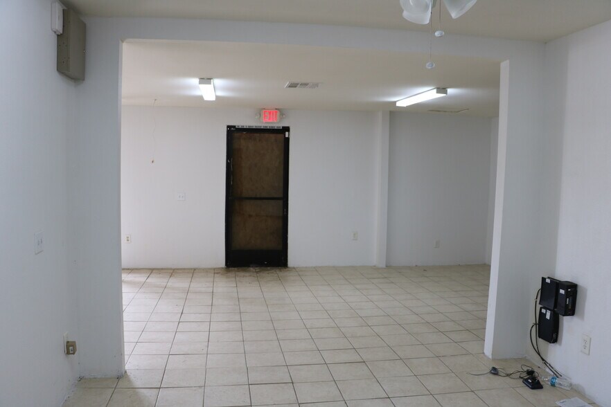 More Photos Of 4711 N Sierra Way, San Bernardino Convenience Store For Lease