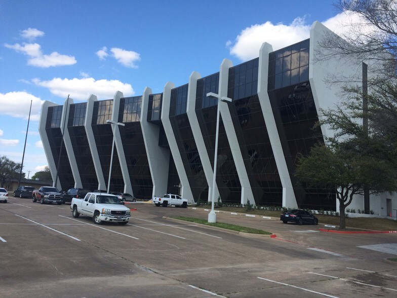 More Photos Of 1800 Teague Dr, Sherman Office For Lease