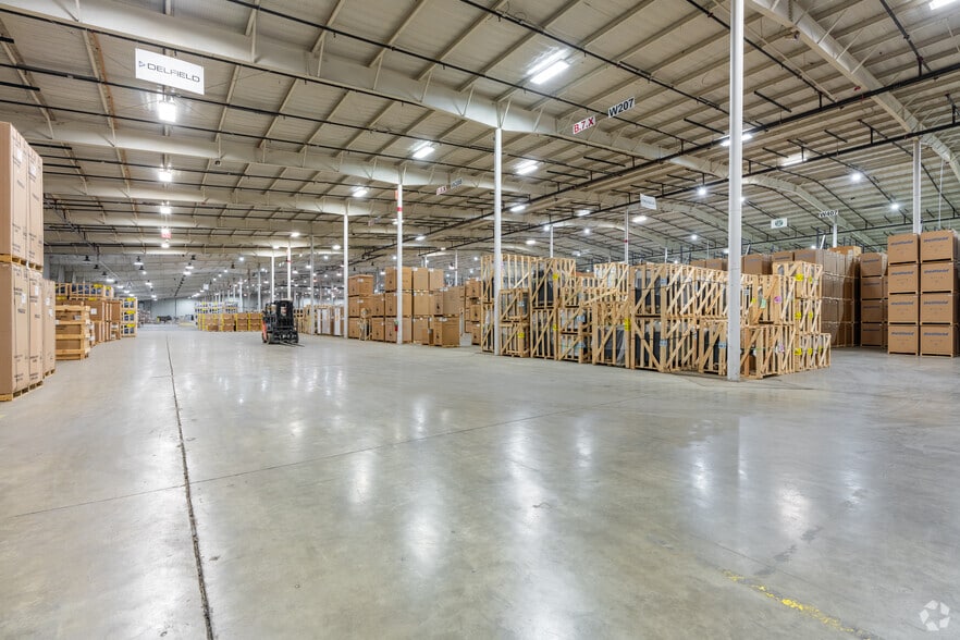 More Photos Of 1111 Hope St, Covington Distribution For Lease