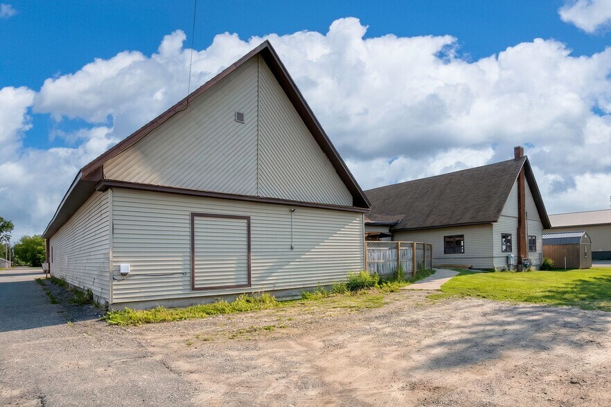 More Photos Of W10595 County Road K, Elcho Restaurant For Sale