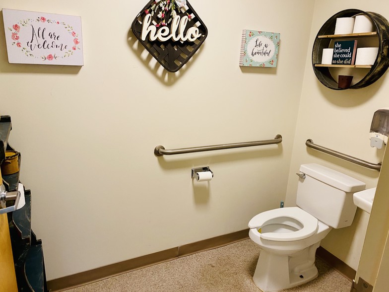 More Photos Of 1201 Pemberton Dr, Salisbury Medical For Lease