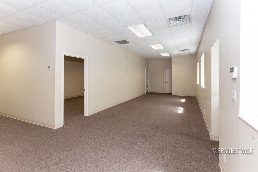 More Photos Of 581 Ottawa Ave, Holland Light Distribution For Sale